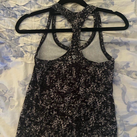 Black and White lululemon Tank Top - Picture 2 of 2